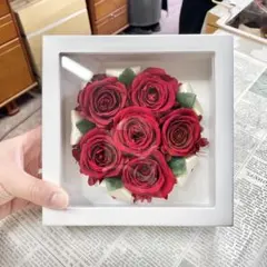 赤いプリザーブドローズ フラワーアレンジメント