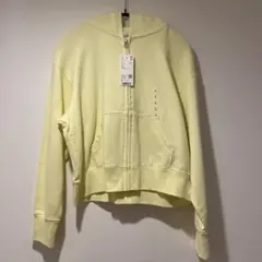 【UNIQLO、新品未使用】淡い黄色 フルジップ フード付きパーカー