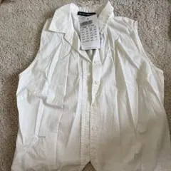 Brandy Melville ホワイトノースリーブシャツ