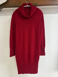 PINORE 赤色 ニットワンピース【羊毛100%】のサムネイル