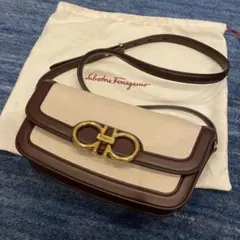 ⭐︎値下げ⭐︎Salvatore Ferragamo TRAPEZO