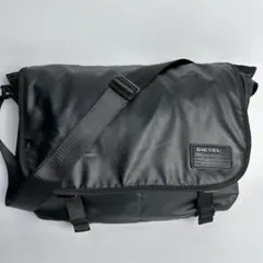 美品✨DIESEL メッセンジャーバッグ 大容量 ショルダー 斜め掛け A4可