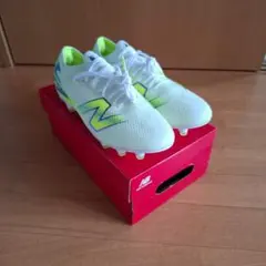 New Balance FURON v9 プロ　サッカースパイクのサムネイル