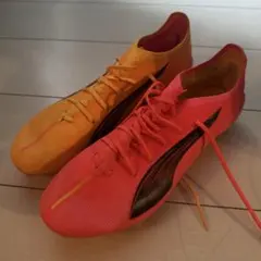 Puma サッカーシューズ・スパイク ピンク/イエロー　SGのサムネイル
