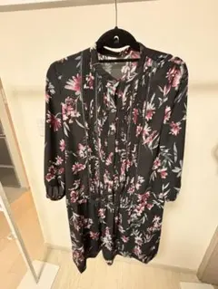K.T. 花柄長袖ワンピースのサムネイル