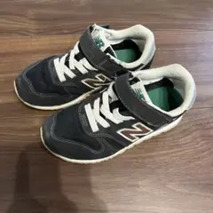 New Balance ネイビースニーカー 18cm YV373