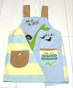 ディズニー　キッズエプロン　恐竜　アーロと少年