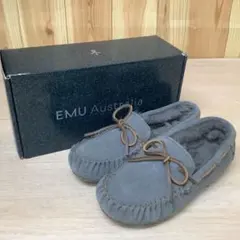 ア*ス様 エミュ　モカシン Amity W10555　24cm　グレー　●313