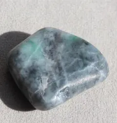 ［黒&緑］糸魚川翡翠 原石 19.4g