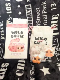 POPMART　CRYBABY　WILDBUTCUTIE　ぬいぐるみストラップ