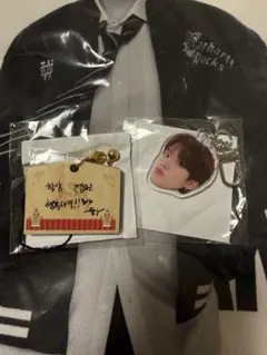 TREASURE カプセルトイ 顔アクキー 絵馬　ジョンウ