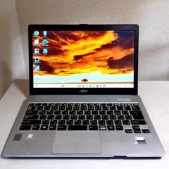 小型軽量❣Coreｉ5＆SSD搭載でサクサク快適✨第7世代 フルHD Win11 きれいな小型軽量❣i5＆SSD搭載で快適✨薄型 フルHD カメラ付き Win11