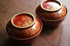 極小傷あり！上質金縁朱漆に極上薬玉蝶蒔絵の映える煮物椀2点（検
