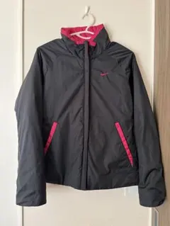Nike ウィンドブレーカー ブラック/ピンク