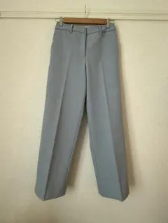 PLST ややワイドなセンタープレスパンツ ライトブルー