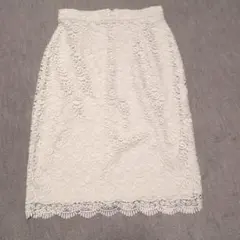 ホワイトレース花柄タイトスカート　UNIQLO