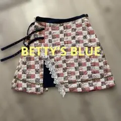 BETTY'S BLUEチェック柄ラップ風スカート ハートポケット付きのサムネイル