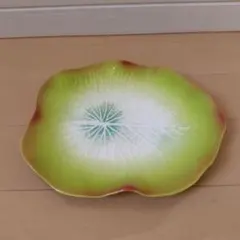 葉っぱ形のお皿　おしゃれ　新品未使用♡