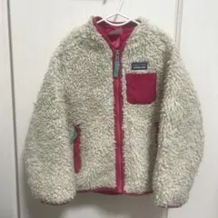 期間限定値下げ　patagonia フリースジャケット 3T クリーム色 ピンク