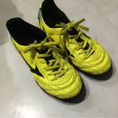 サッカー・ ミズノ・フットサルシューズ