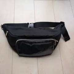 黒 ナイロン ボディバッグ 透明ポケット付き