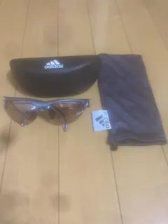 adidas A129 サングラス オーストリア製 ピンクレンズ ケース付きのサムネイル