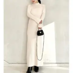 新品　SNIDEL スナイデル　バックオープンリブニットワンピース　アイボリー