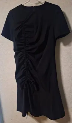 新品ビアッジョブルー　黒ひざ丈半袖ワンピース