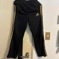 adidas 黒金 ストライプ ジャージ