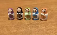 カラフルな陶器のマトリョーシカ風フェーブ（5色入りセット）