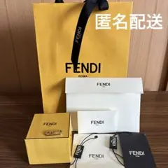 y*u様 FENDI ロゴ フープピアス 両耳用 オーロック - メルカリ