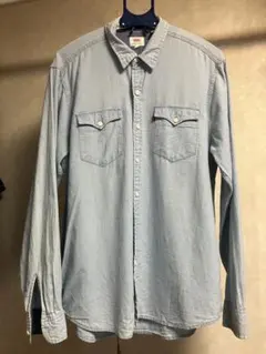 SALE‼️Levi's ライトブルーデニムシャツ