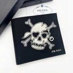 極美品✨PRADA プラダ スカル刺繍 折り財布 ナイロン ブラック 希少のサムネイル