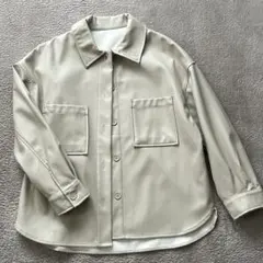 ベージュ 合成皮革 ボタン ジャケット