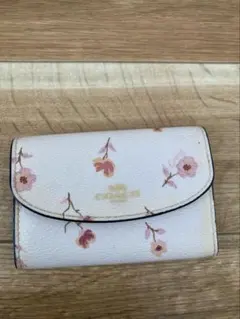 COACH 花柄ホワイトレザーキーケース