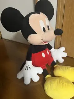 ミッキーマウスぬいぐるみ　ぬいぐるみ２L