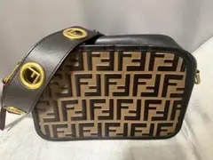 Fendi キャムショルダーバッグ