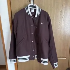 NIKE スタジャン ブラウン Mサイズのサムネイル