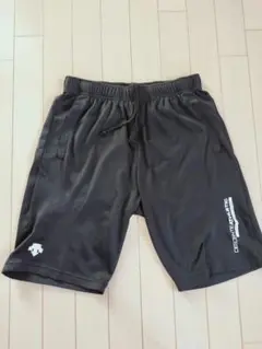 DESCENTE ATHLETIC 黒ハーフパンツ