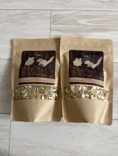 ハムスターなど小動物用　フード 2袋のサムネイル