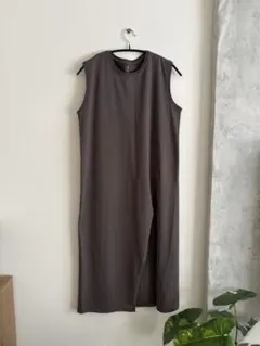 ノースリーブロングTシャツ(スリットあり)のサムネイル