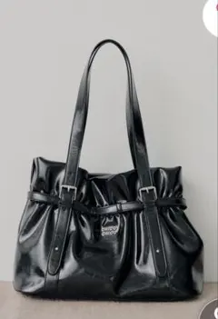 新品未使用 Chico ギャザーデザインベルトトートバッグ 黒のサムネイル