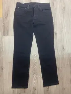 Levi's ネイビーデニム スリムフィット