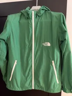 THE NORTH FACE ウィンドブレーカー グリーン 150のサムネイル