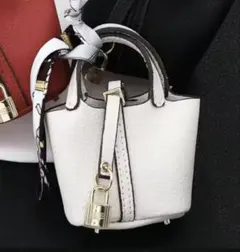 ミニバッグ型　チャーム　バッグチャーム　キーホルダー　小銭　イヤホン入れ