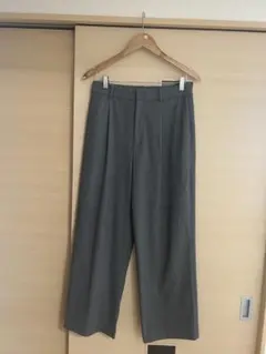 UNIQLO タックワイドパンツ
