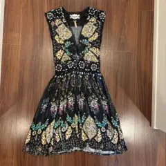 Meghan 花柄ノースリーブひざ丈ワンピース XS