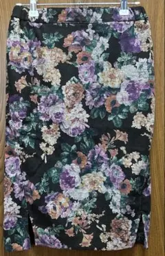 ROSE BUD 花柄　タイトスカート