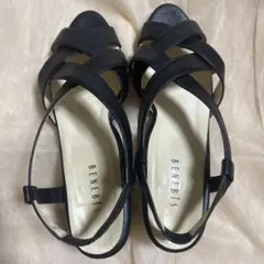 ち*こ様 最終お値下げ　BENEBIS パンプス　ヒール　23.5EEのサムネイル