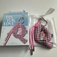 labubuらぶぶ　PINFORLOVEイニシャルキーホルダー　Q